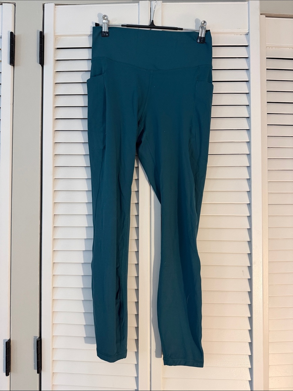 Women’s High-Waist Teal Leggings with Side Pockets never worn